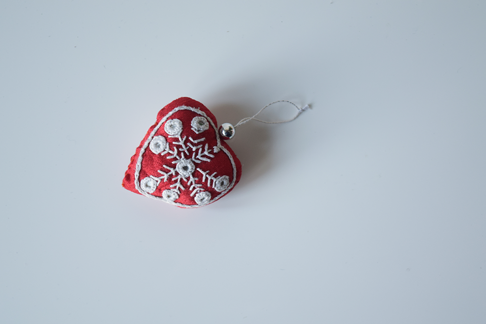 Single red heart Christmas decoration with mirror work