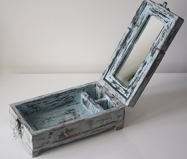 blue distressed barber box- fully open