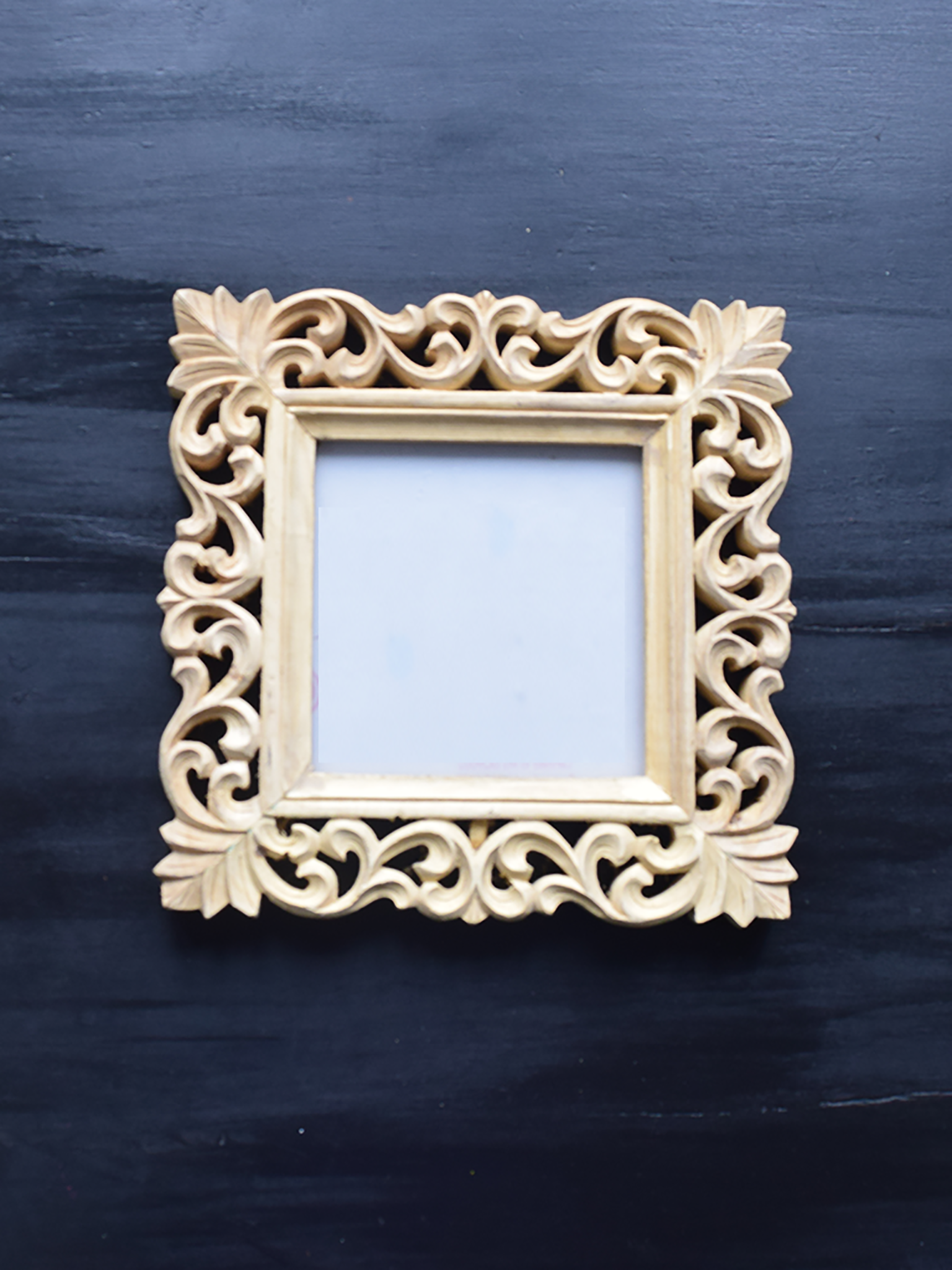 carved unfinished picture frame -26 x 26 cm 