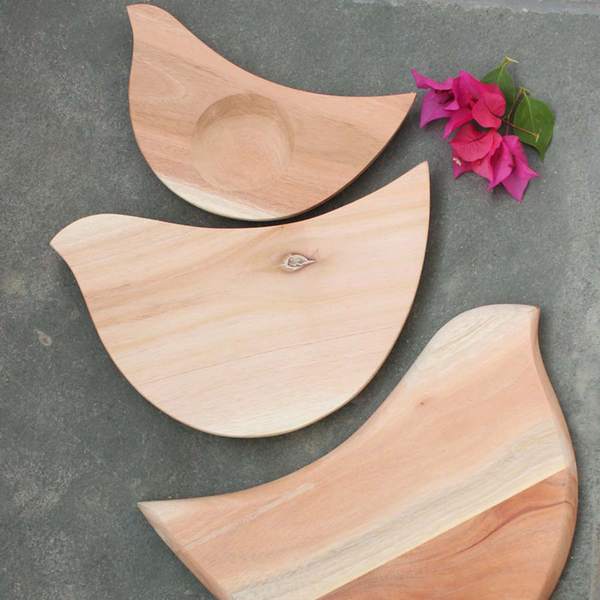 3 hen shaped wooden platters
